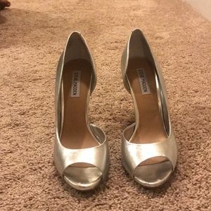 Steve Madden peep toe pumps